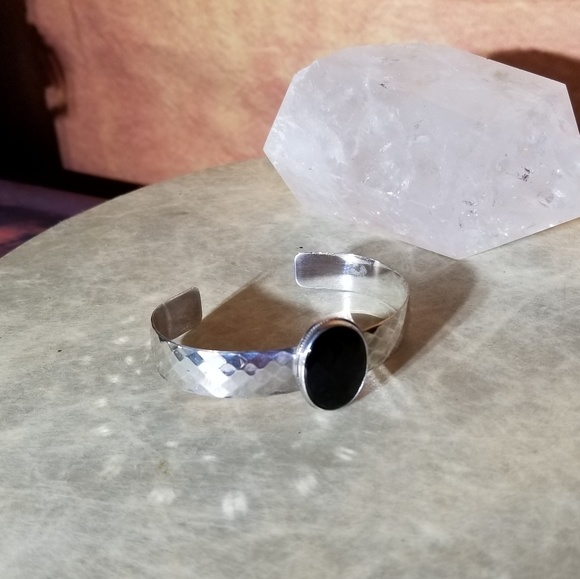 Sterling Silver cuff Bracelet with Onyx - Picture 2 of 3